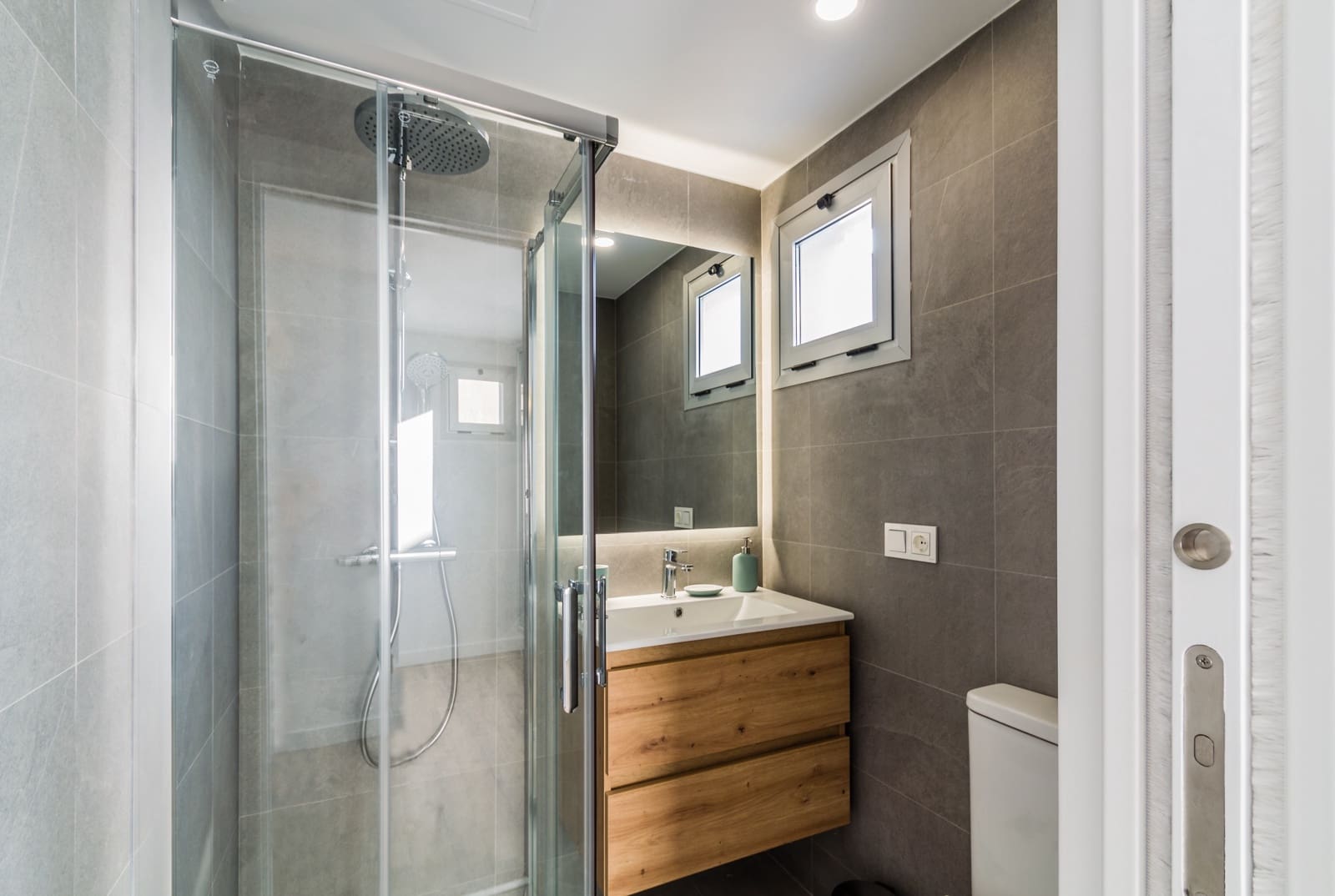 2 soverom Leilighet til salgs i Almunecar med svømmebasseng garasje - € 373 000 (Ref: 9471006)