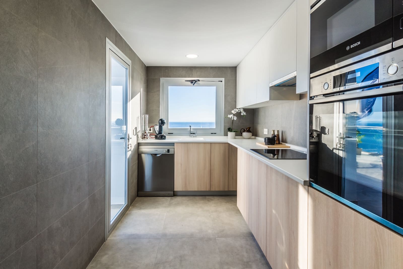 2 soverom Leilighet til salgs i Almunecar med svømmebasseng garasje - € 373 000 (Ref: 9471006)