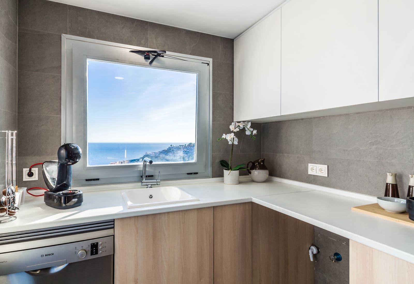 2 soverom Leilighet til salgs i Almunecar med svømmebasseng garasje - € 373 000 (Ref: 9471006)