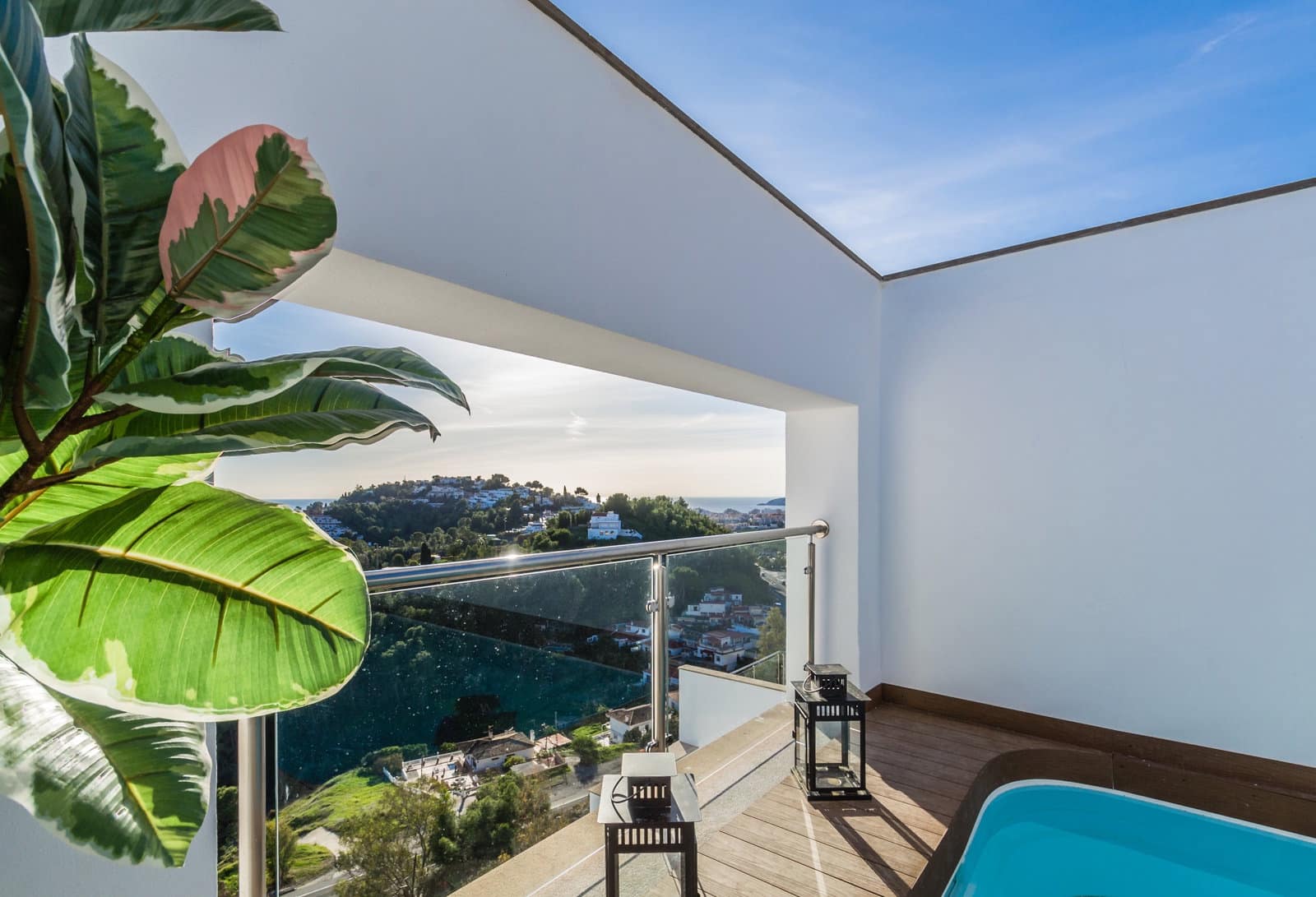 2 bedroom Apartment for sale in Almunecar with pool garage - € 393,000 (Ref: 9471006)