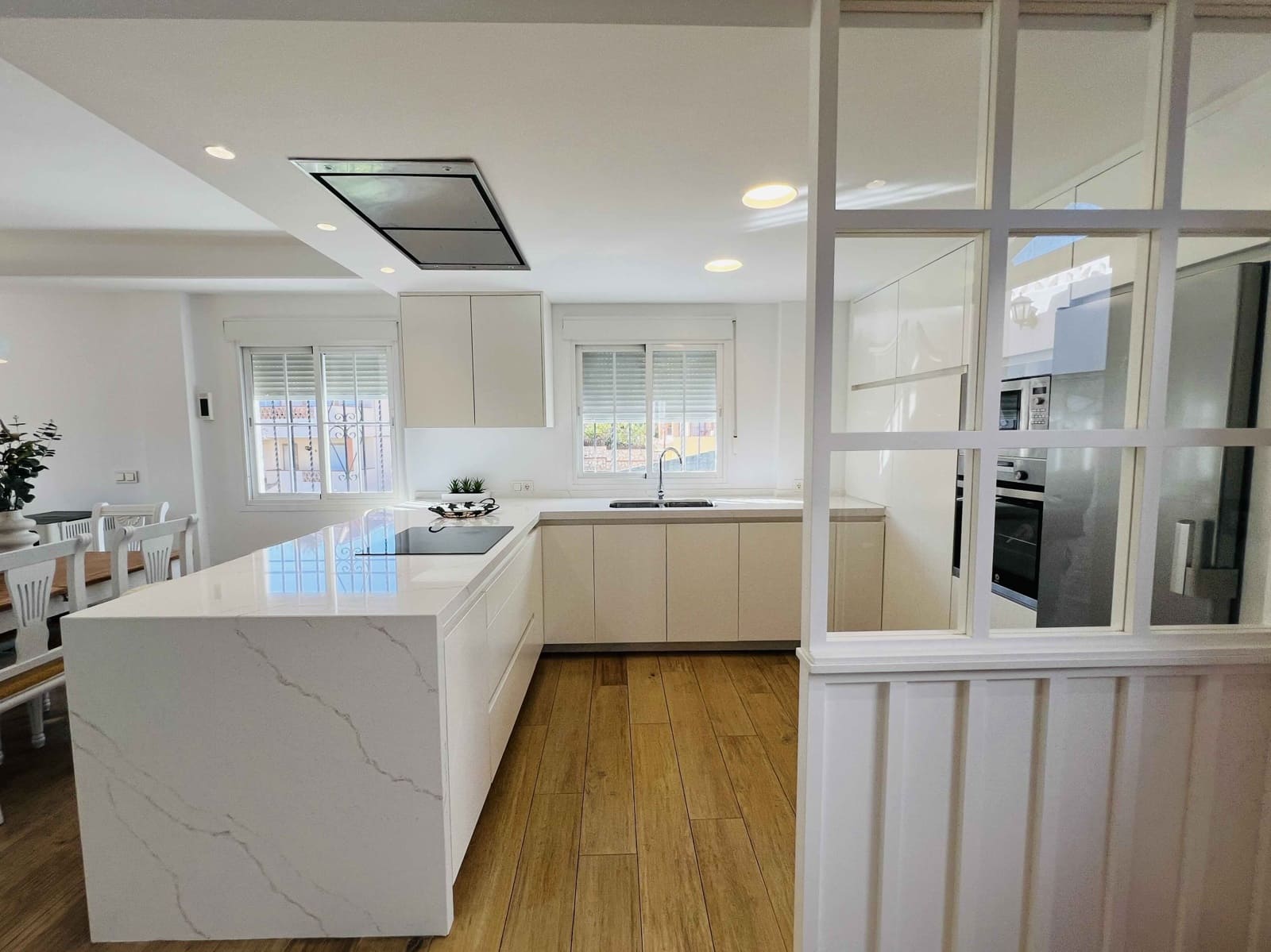 3 makuuhuone Omakotitalo vuokrattavana paikassa Almunecar mukana uima-altaan - 1 400 € (Ref: 9481550)