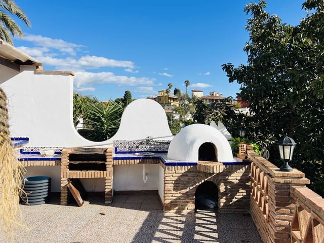 3 makuuhuone Omakotitalo vuokrattavana paikassa Almuñécar mukana uima-altaan - 1 400 € (Ref: 9481550)