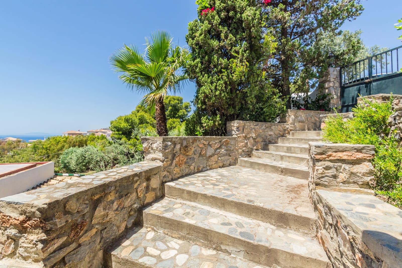 7 sovrum Villa till salu i Almunecar med pool garage - 930 000 € (Ref: 9672764)