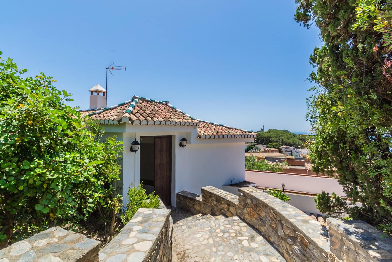 7 bedroom Villa for sale in Almunecar with pool garage - € 930,000 (Ref: 9672764)