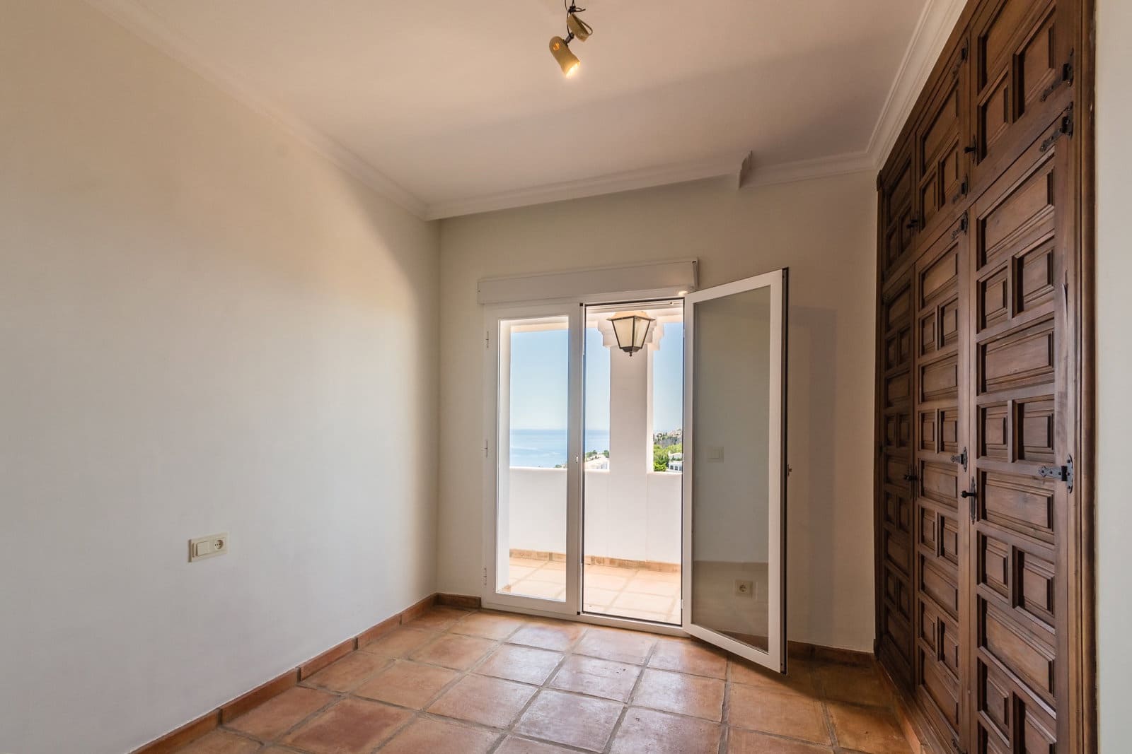 7 bedroom Villa for sale in Almunecar with pool garage - € 930,000 (Ref: 9672764)