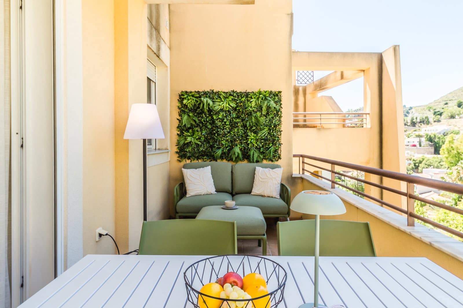 2 bedroom Apartment for rent in Almunecar with pool garage - € 1,250 (Ref: 9912356)