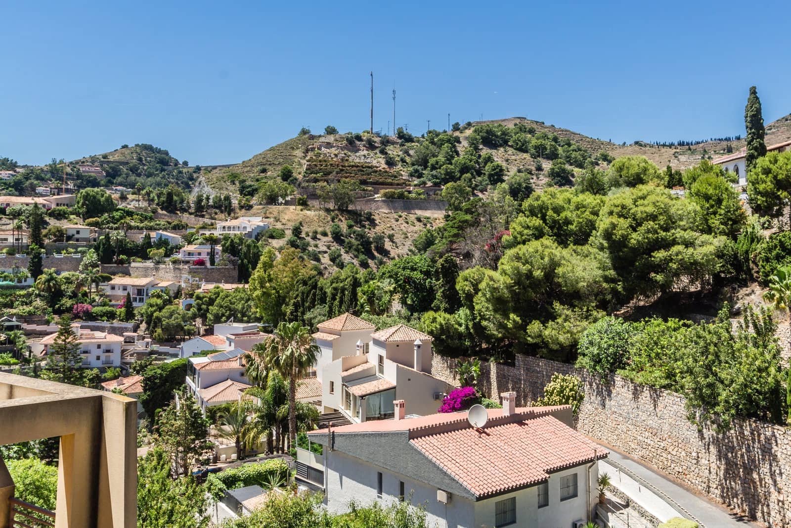 2 bedroom Apartment for rent in Almunecar with pool garage - € 1,250 (Ref: 9912356)