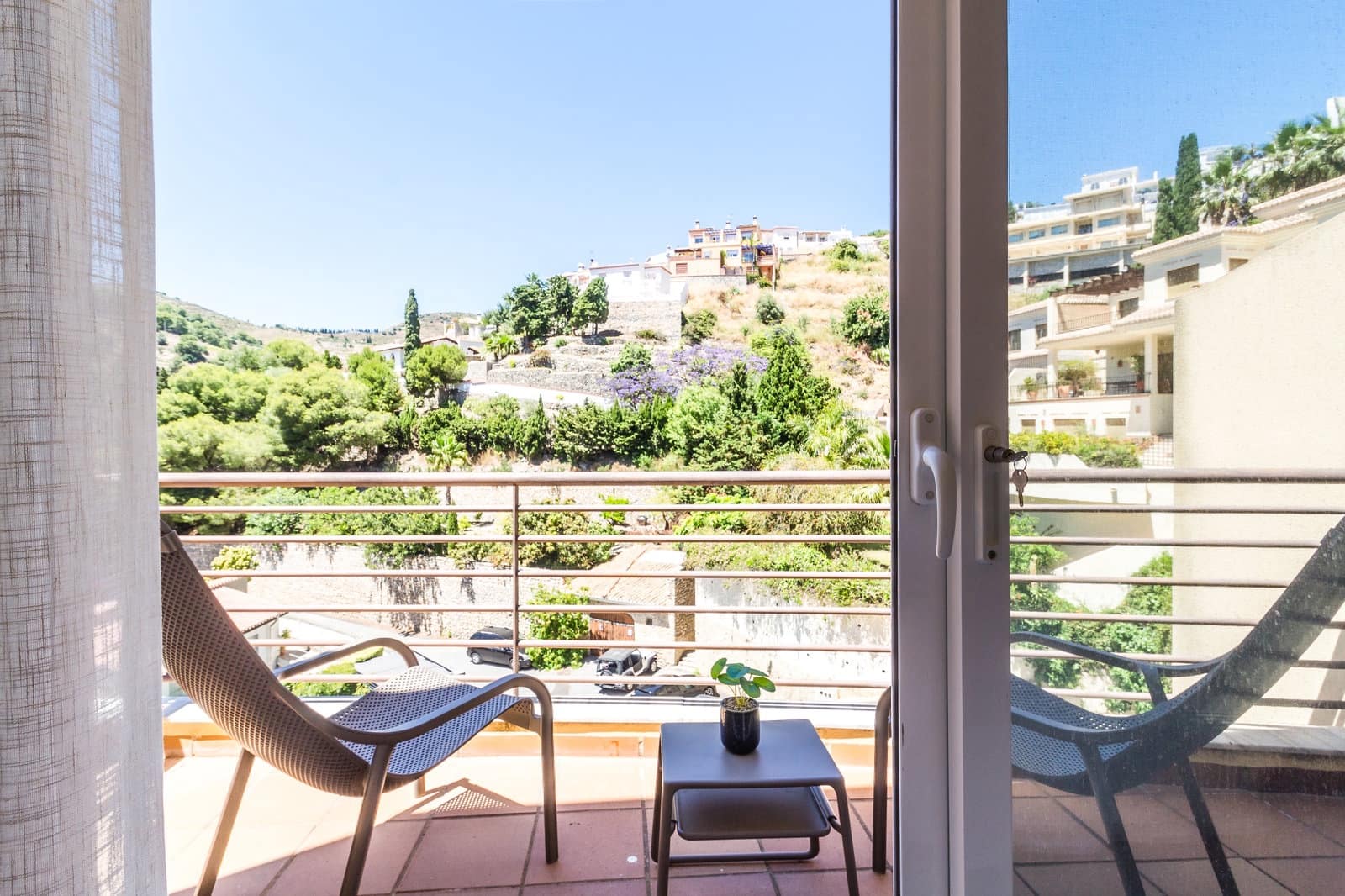 2 bedroom Apartment for rent in Almunecar with pool garage - € 1,250 (Ref: 9912356)