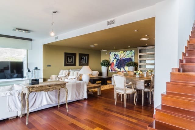 4 Zimmer Villa zu verkaufen in Almuñécar mit Pool Garage - 875.000 € (Ref: 9950855)
