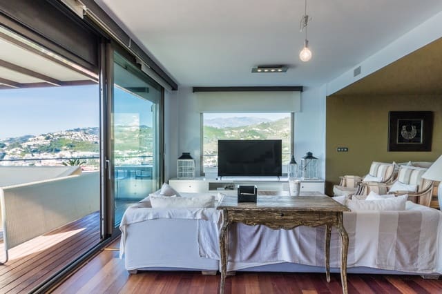 4 Zimmer Villa zu verkaufen in Almuñécar mit Pool Garage - 875.000 € (Ref: 9950855)