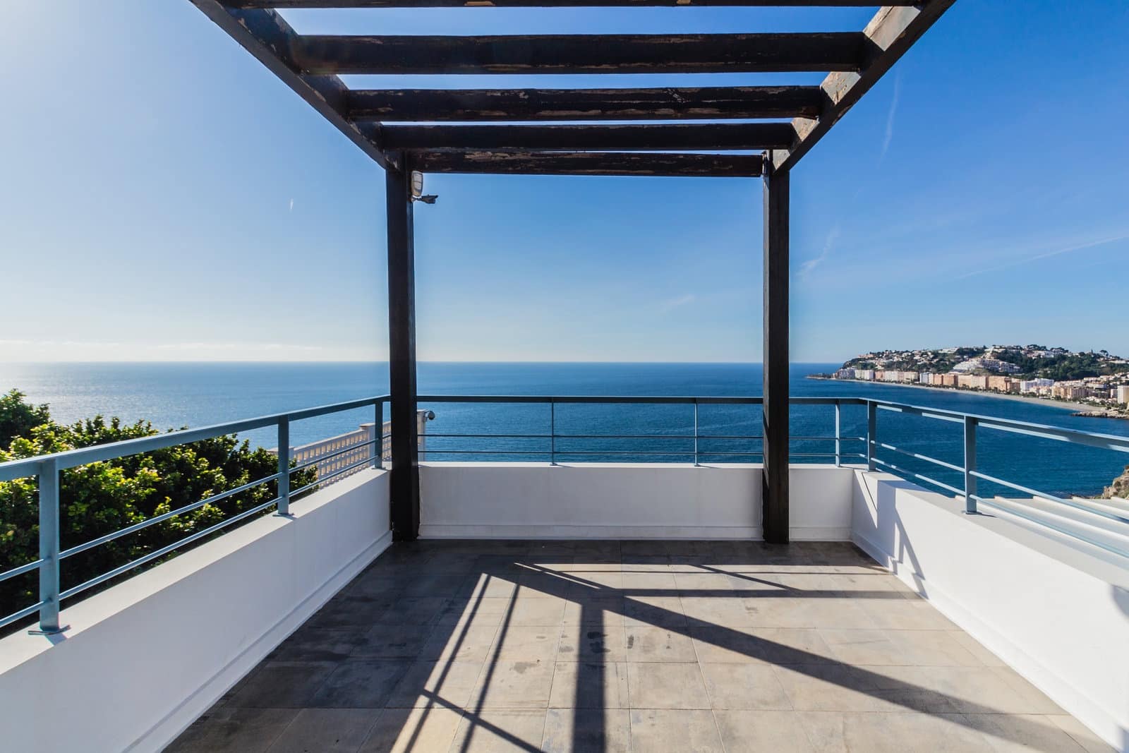 4 bedroom Villa for sale in Almunecar with pool garage - € 875,000 (Ref: 9950855)