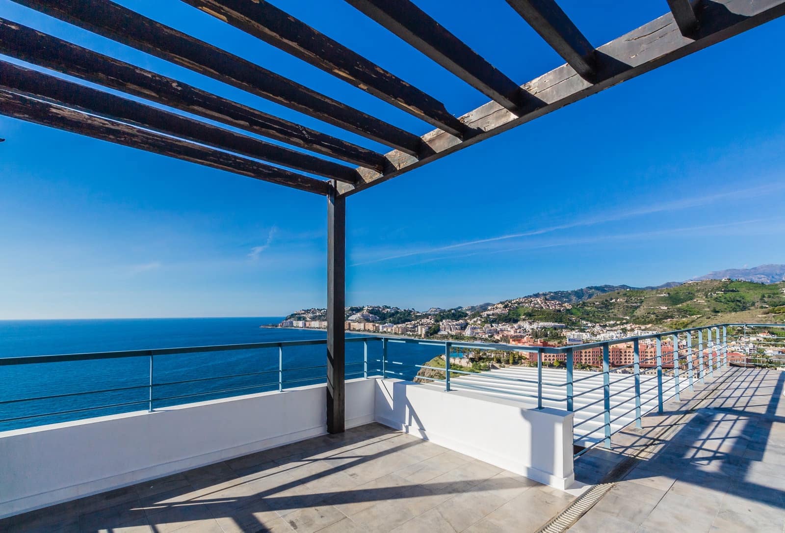 4 bedroom Villa for sale in Almunecar with pool garage - € 875,000 (Ref: 9950855)