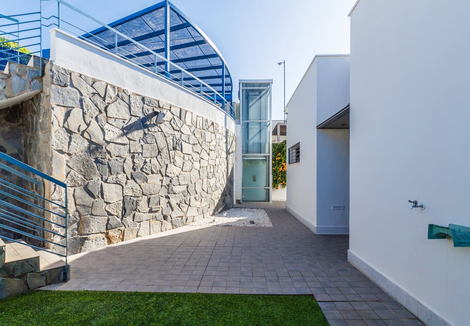 4 bedroom Villa for sale in Almunecar with pool garage - € 875,000 (Ref: 9950855)