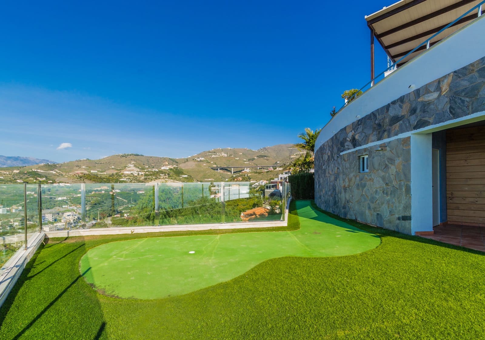 4 bedroom Villa for sale in Almunecar with pool garage - € 875,000 (Ref: 9950855)