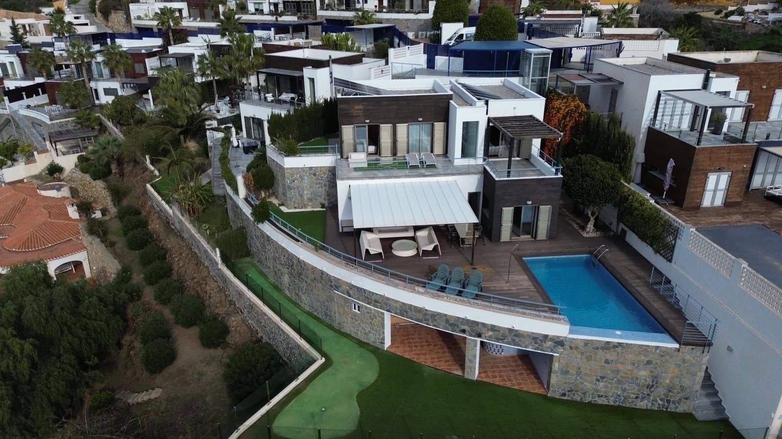 4 bedroom Villa for sale in Almunecar with pool garage - € 875,000 (Ref: 9950855)
