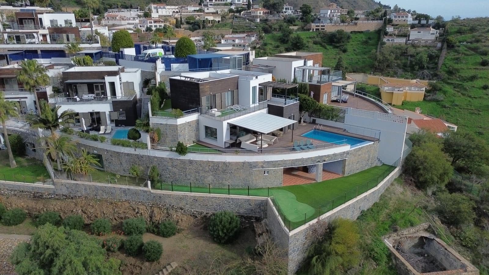 4 bedroom Villa for sale in Almunecar with pool garage - € 875,000 (Ref: 9950855)