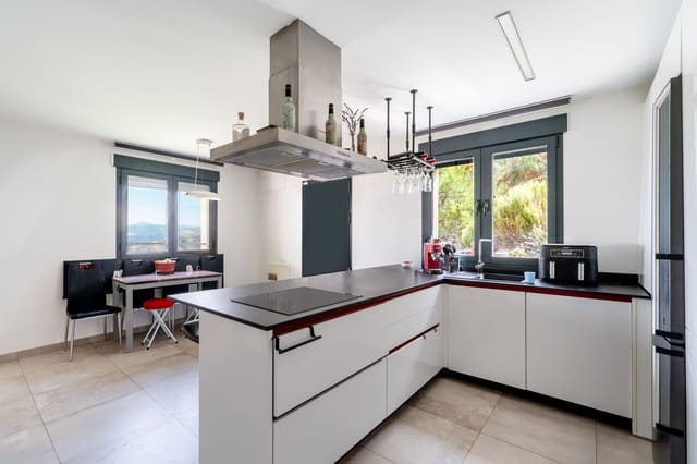 3 soveværelse Villa til salg i La Zubia med garage - € 449.000 (Ref: 9978041)