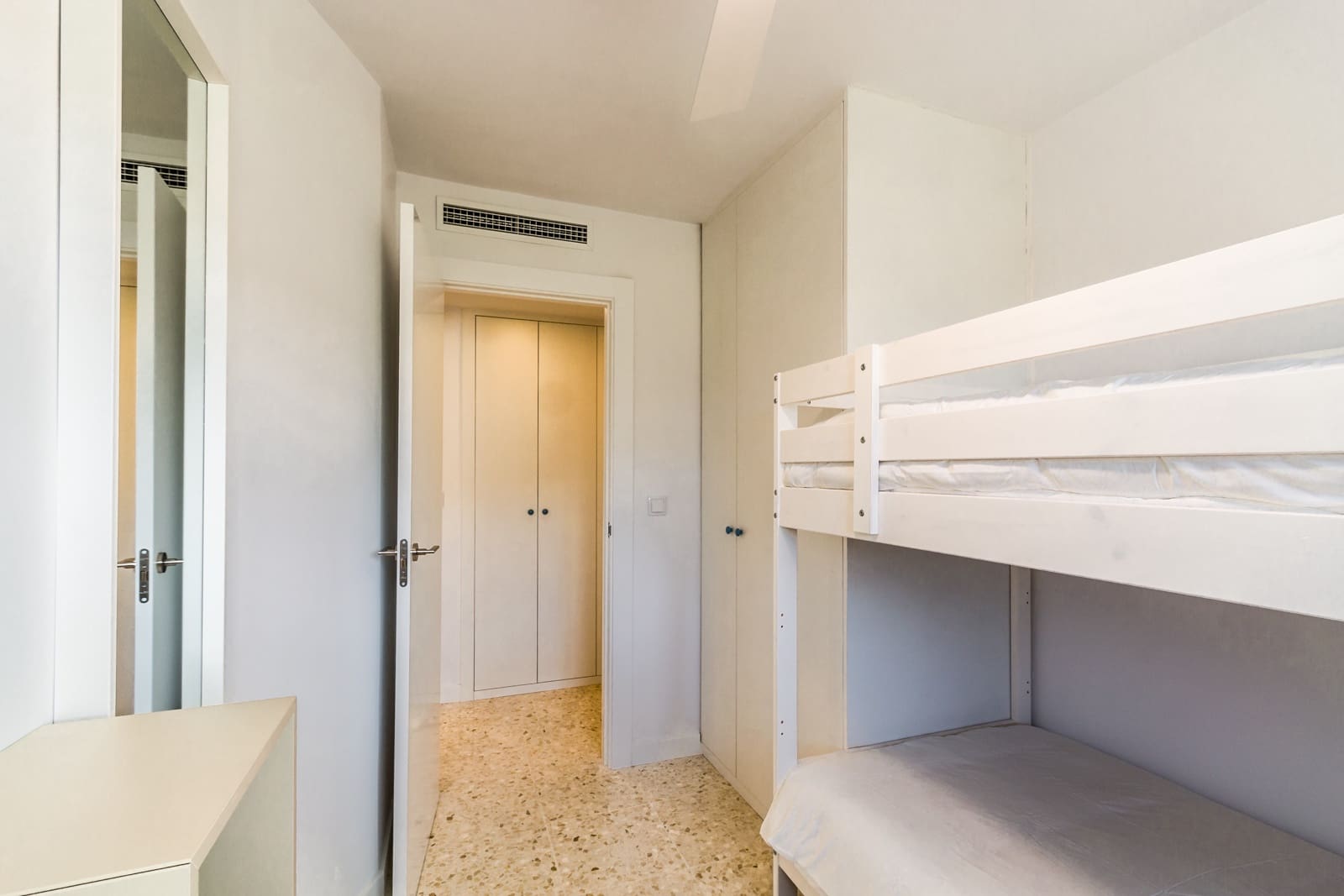 Apartamento de 2 habitaciones en Almuñécar en alquiler con piscina - 750 € (Ref: 9979236)