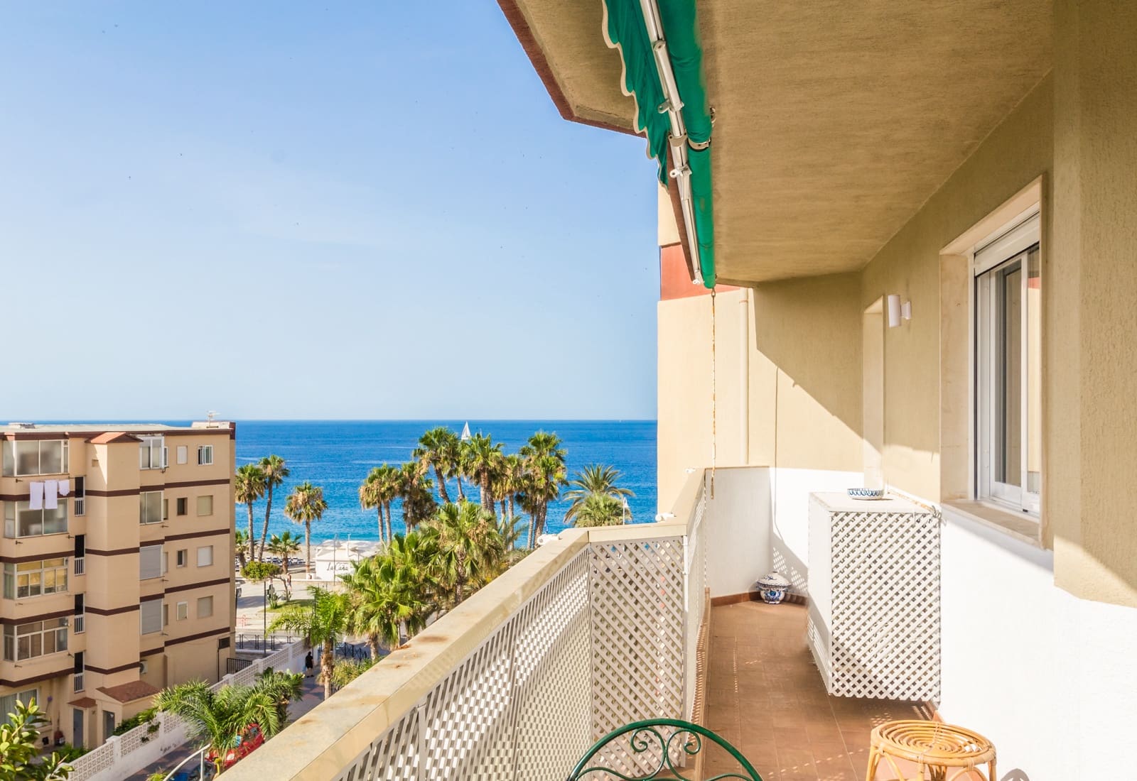 Apartamento de 2 habitaciones en Almuñécar en alquiler con piscina - 750 € (Ref: 9979236)
