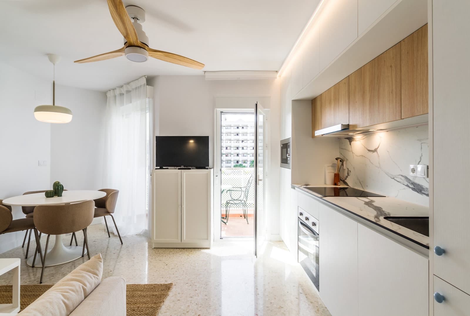 2 slaapkamer Appartement te huur in Almunecar met zwembad - € 750 (Ref: 9979236)