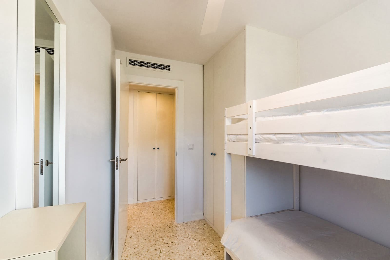 2 slaapkamer Appartement te huur in Almunecar met zwembad - € 750 (Ref: 9979236)