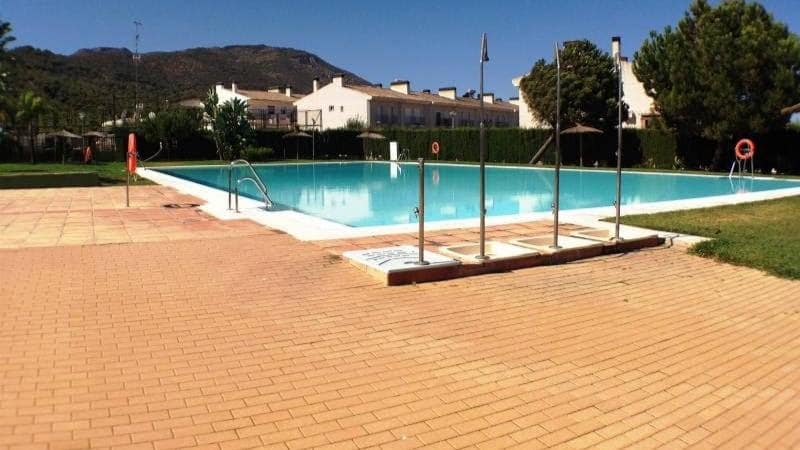 4 slaapkamer Rijtjeshuis te koop in Malaga stad met zwembad garage - € 444.000 (Ref: 9458536)