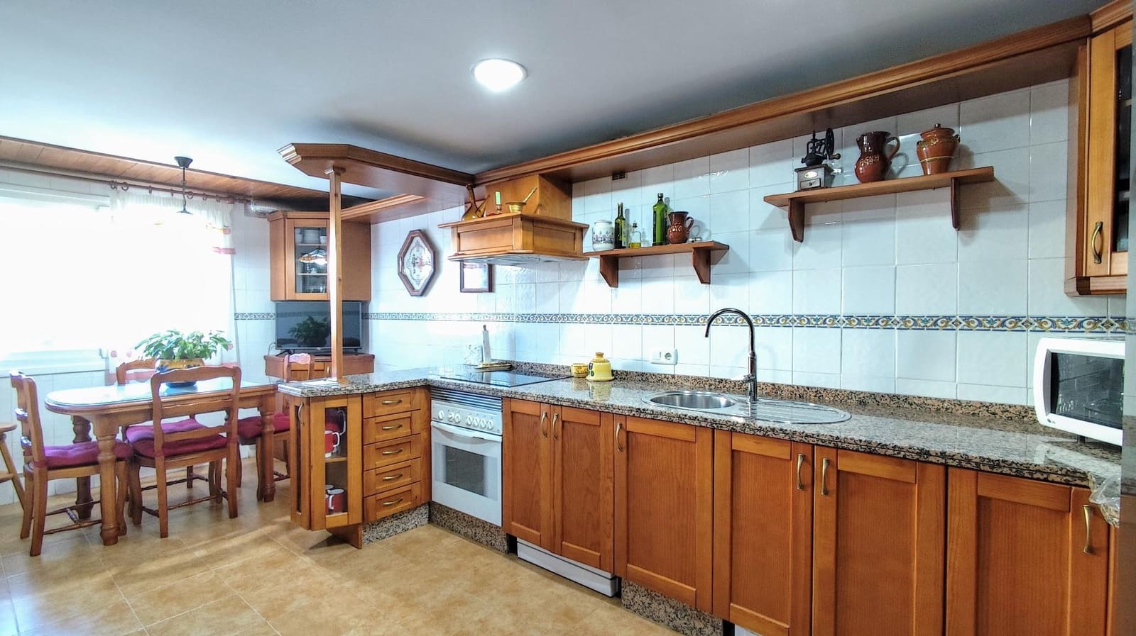 4 slaapkamer Rijtjeshuis te koop in Malaga stad met zwembad garage - € 444.000 (Ref: 9458536)