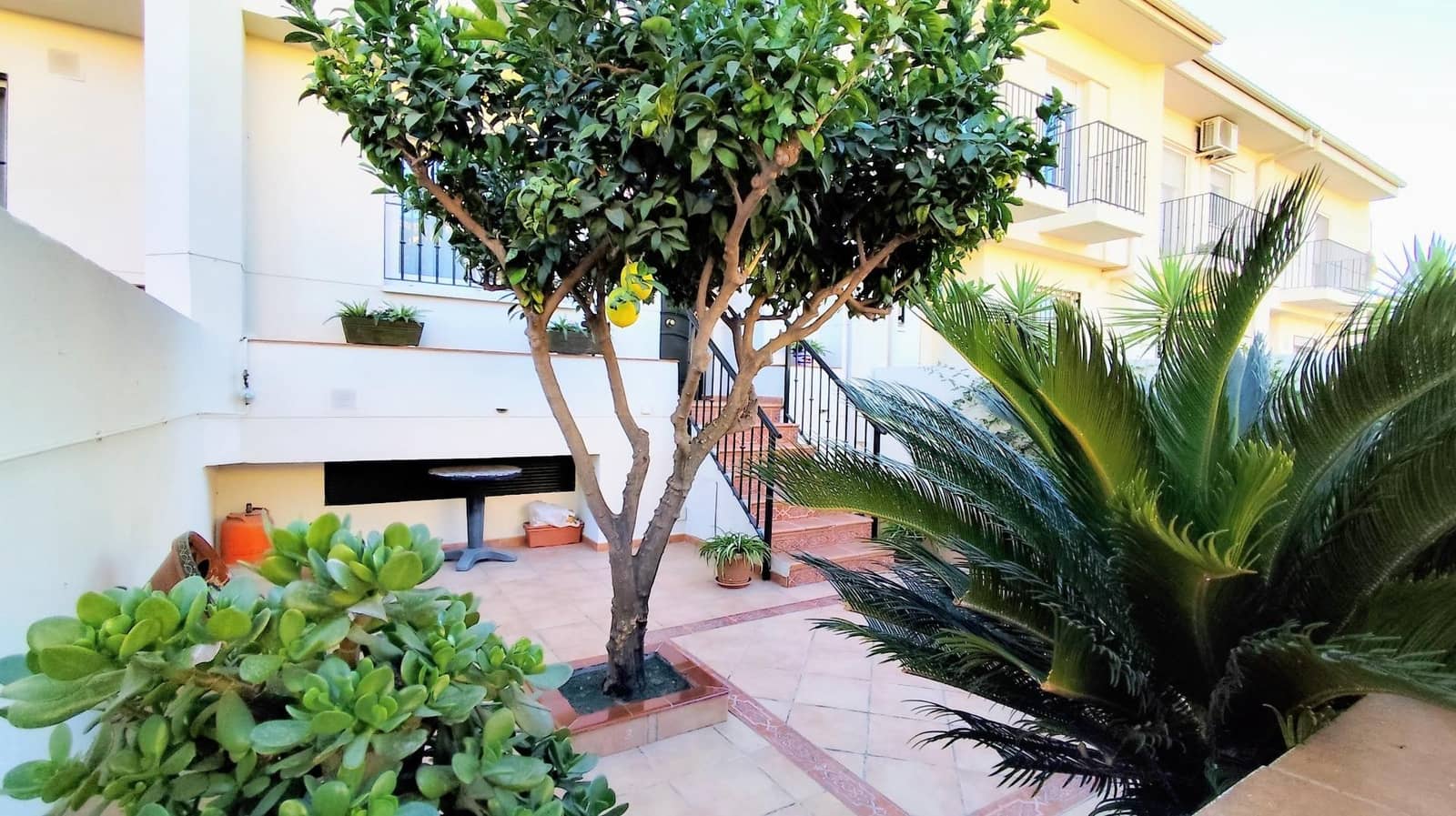 4 slaapkamer Rijtjeshuis te koop in Malaga stad met zwembad garage - € 444.000 (Ref: 9458536)