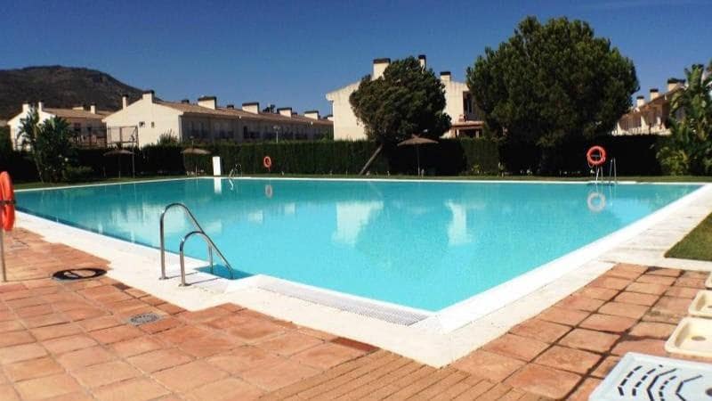 4 slaapkamer Rijtjeshuis te koop in Malaga stad met zwembad garage - € 444.000 (Ref: 9458536)