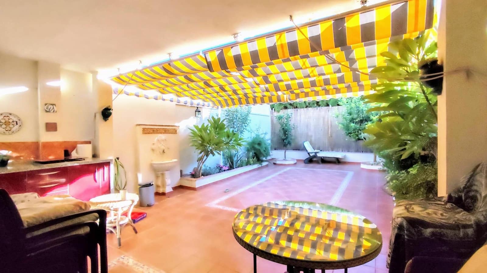 4 slaapkamer Rijtjeshuis te koop in Malaga stad met zwembad garage - € 444.000 (Ref: 9458536)