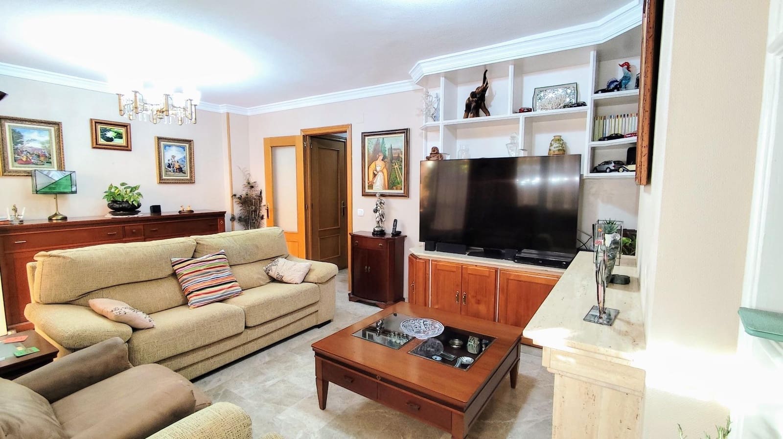 4 slaapkamer Rijtjeshuis te koop in Malaga stad met zwembad garage - € 444.000 (Ref: 9458536)