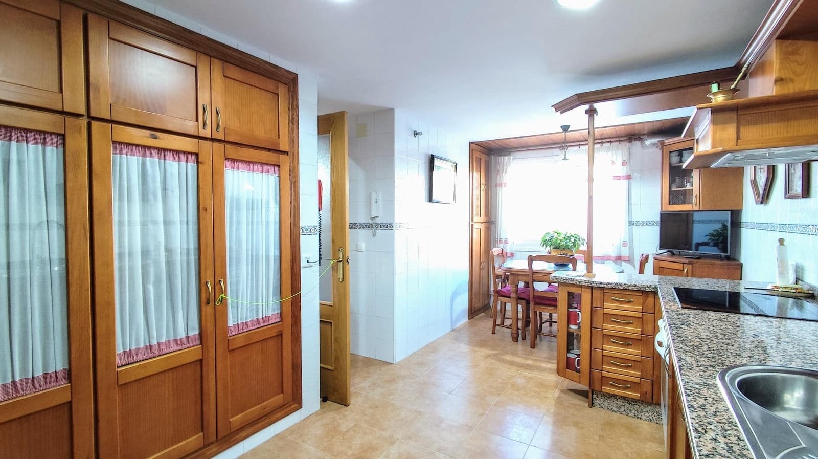 4 slaapkamer Rijtjeshuis te koop in Malaga stad met zwembad garage - € 444.000 (Ref: 9458536)