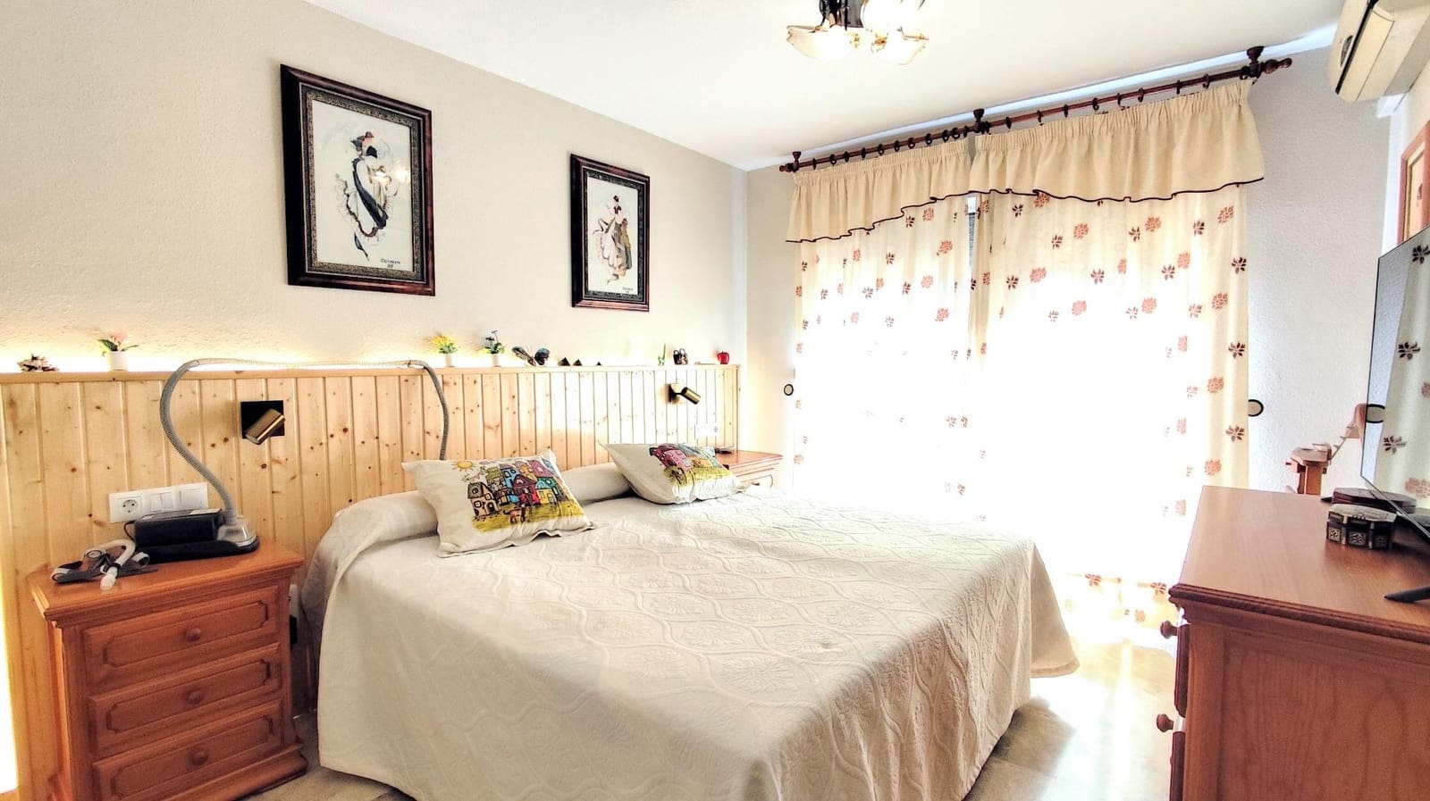 4 slaapkamer Rijtjeshuis te koop in Malaga stad met zwembad garage - € 444.000 (Ref: 9458536)