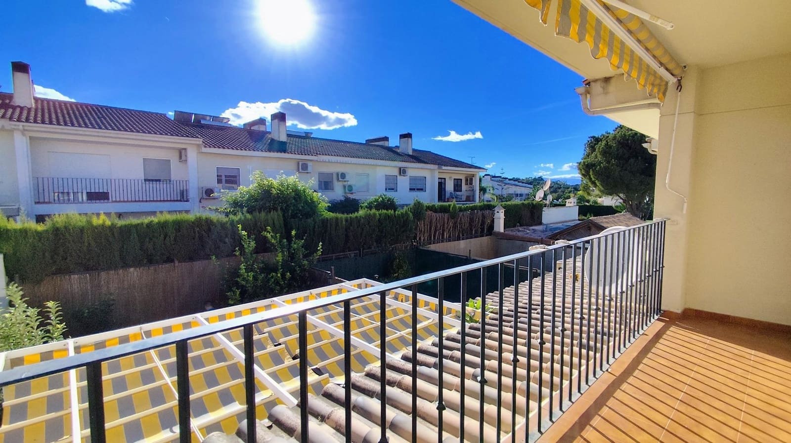 4 slaapkamer Rijtjeshuis te koop in Malaga stad met zwembad garage - € 444.000 (Ref: 9458536)