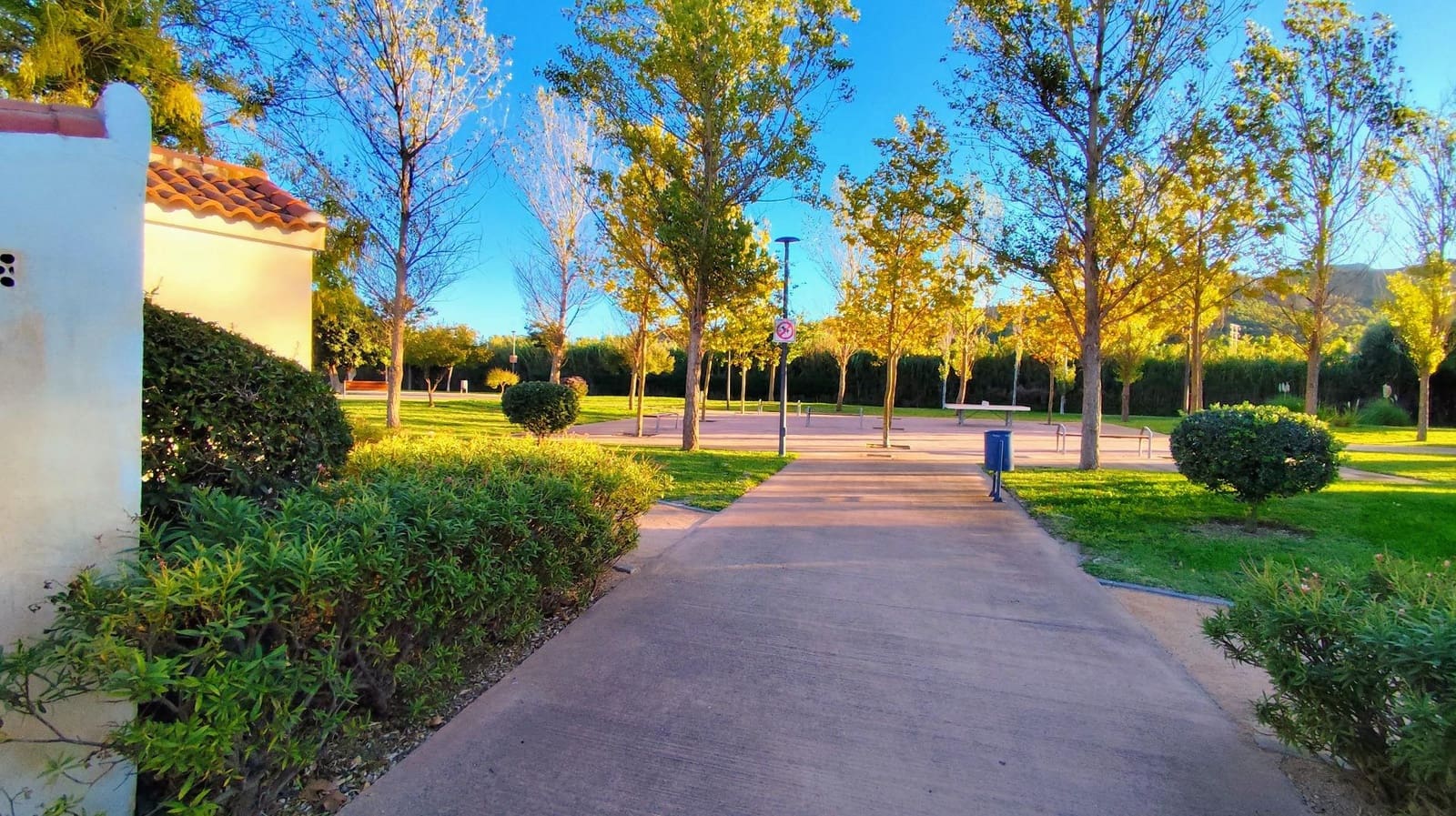 4 slaapkamer Rijtjeshuis te koop in Malaga stad met zwembad garage - € 444.000 (Ref: 9458536)