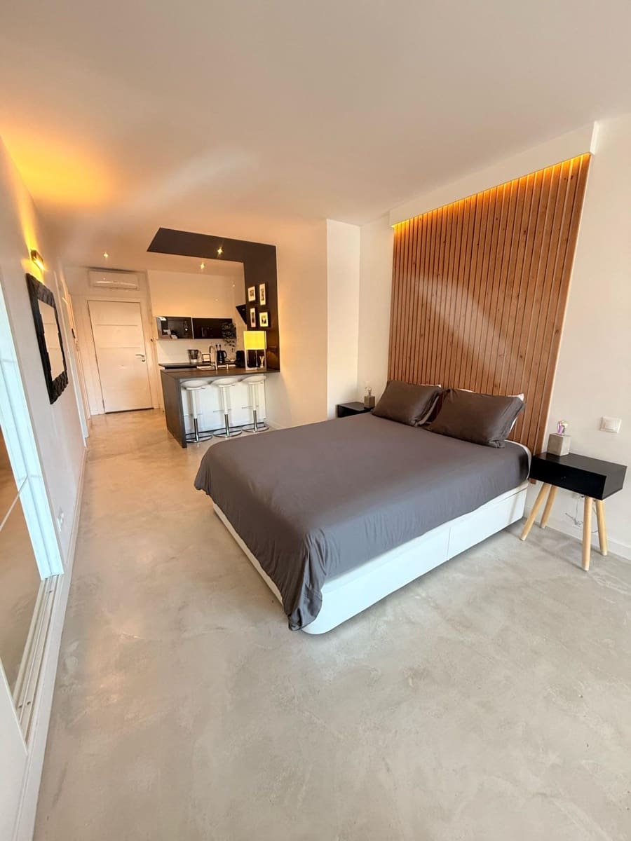 Studio for sale in Torremolinos - € 218,000 (Ref: 9458541)