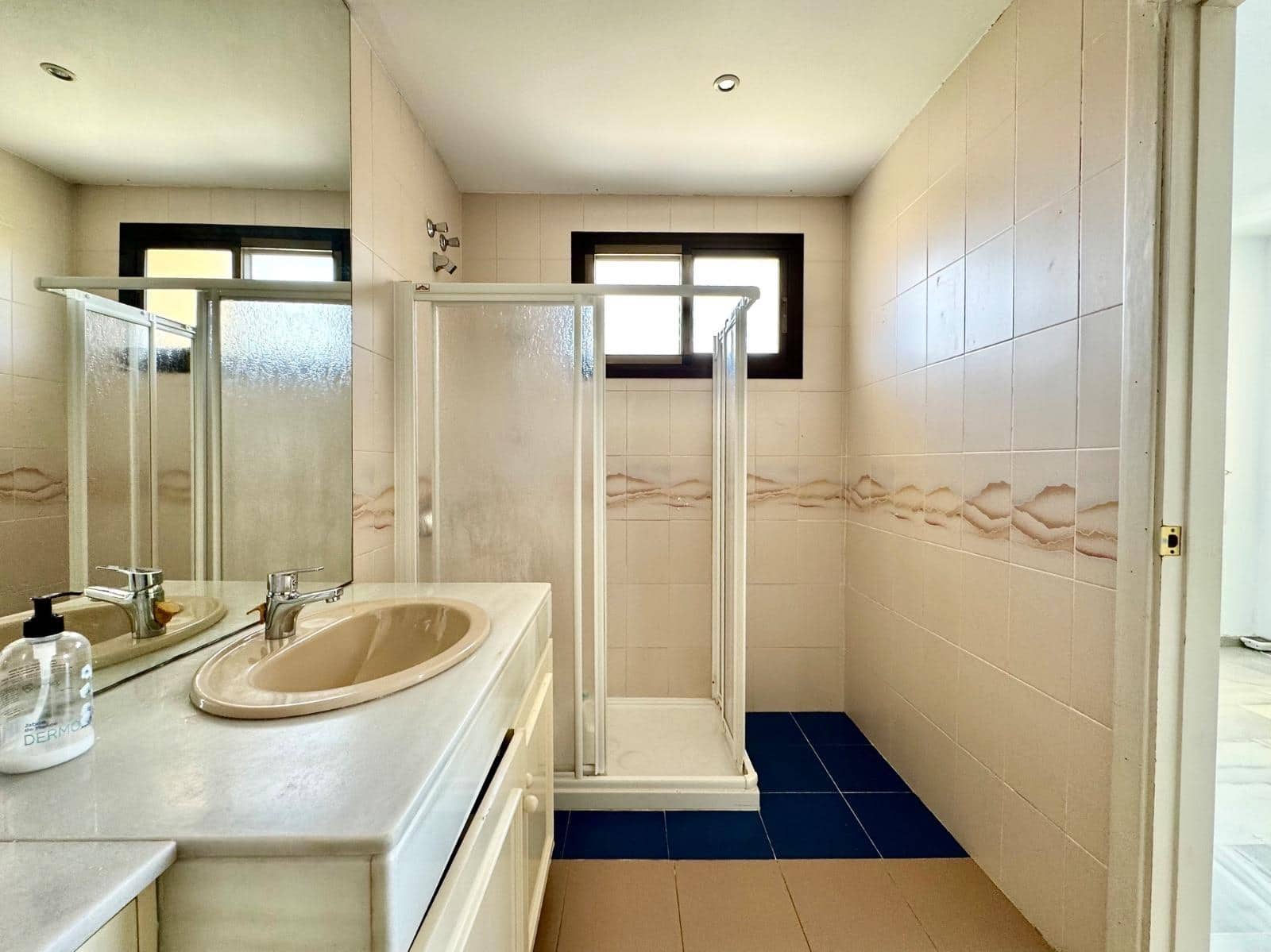 3 bedroom Flat for sale in Torremolinos with pool - € 980,000 (Ref: 9458542)