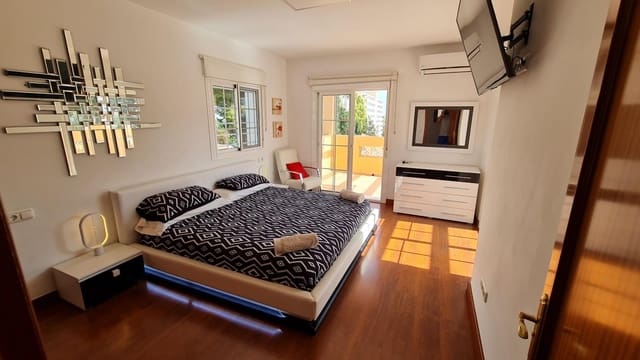 Chalet de 5 habitaciones en Torremolinos en venta con piscina garaje - 990.000 € (Ref: 9458543)