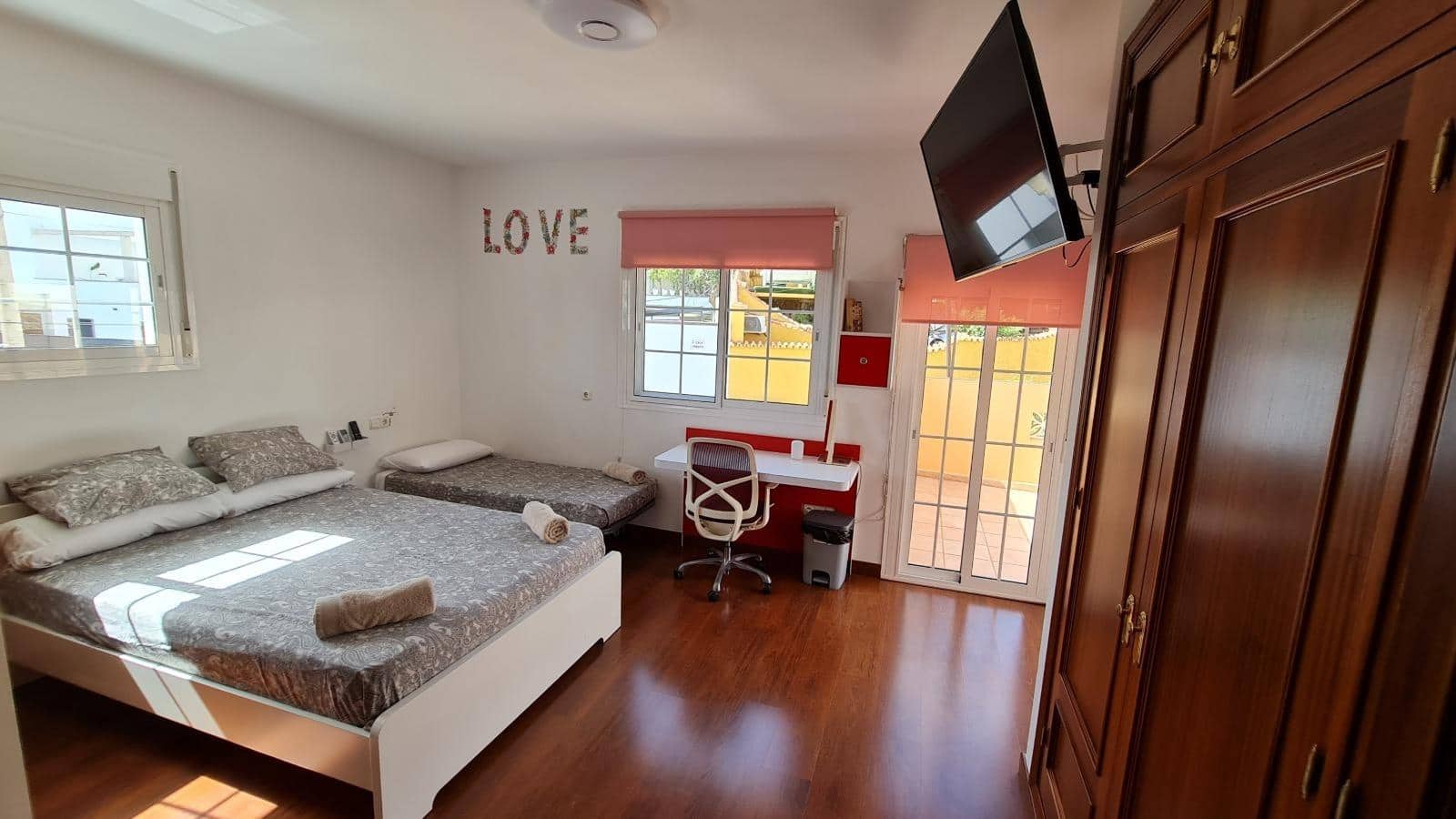 5 bedroom Villa for sale in Torremolinos with pool garage - € 990,000 (Ref: 9458543)