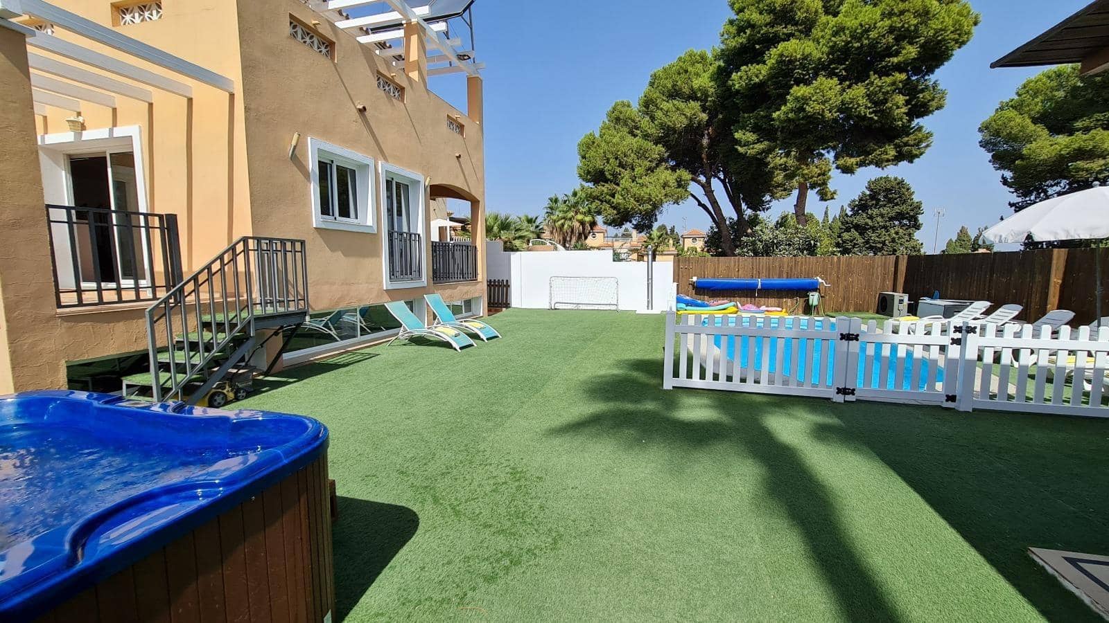 5 bedroom Villa for sale in Torremolinos with pool garage - € 990,000 (Ref: 9458543)