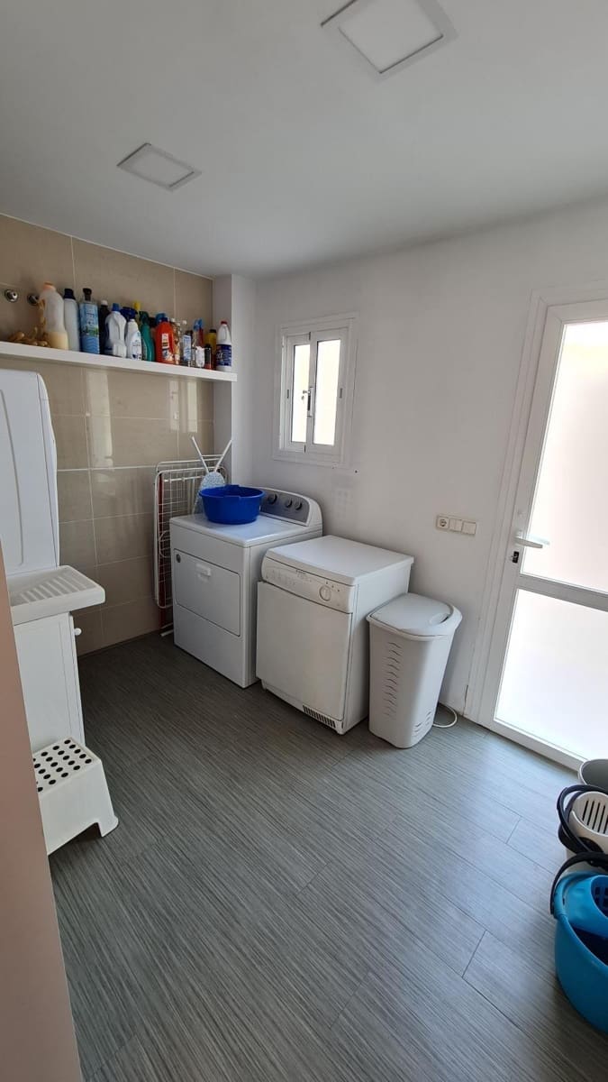 5 bedroom Villa for sale in Torremolinos with pool garage - € 990,000 (Ref: 9458543)