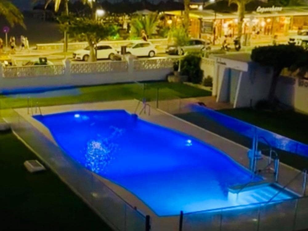 2 bedroom Beach Apartment for sale in Torremolinos with pool - € 396,000 (Ref: 9458546)