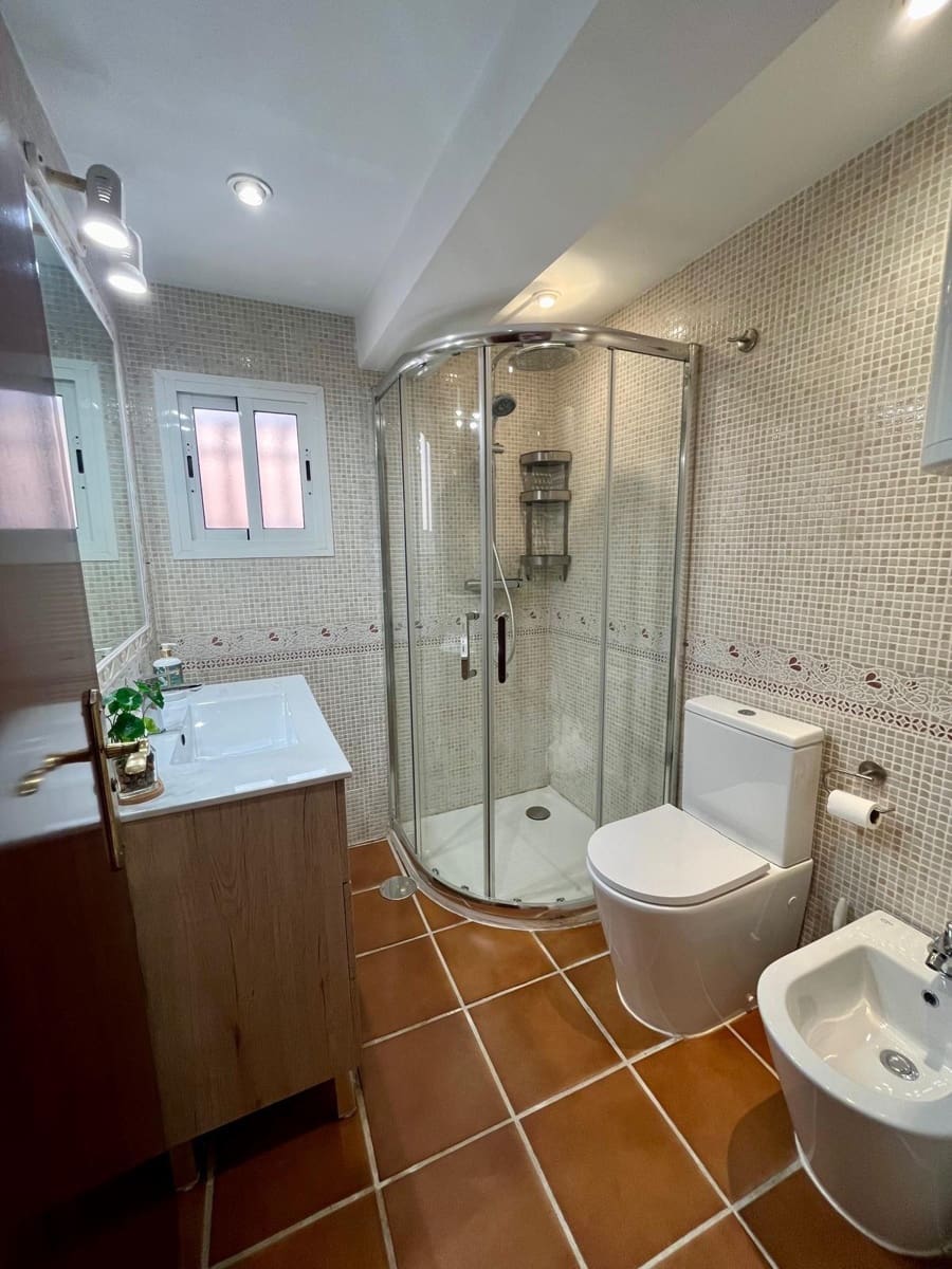 2 bedroom Beach Apartment for sale in Torremolinos with pool - € 396,000 (Ref: 9458546)