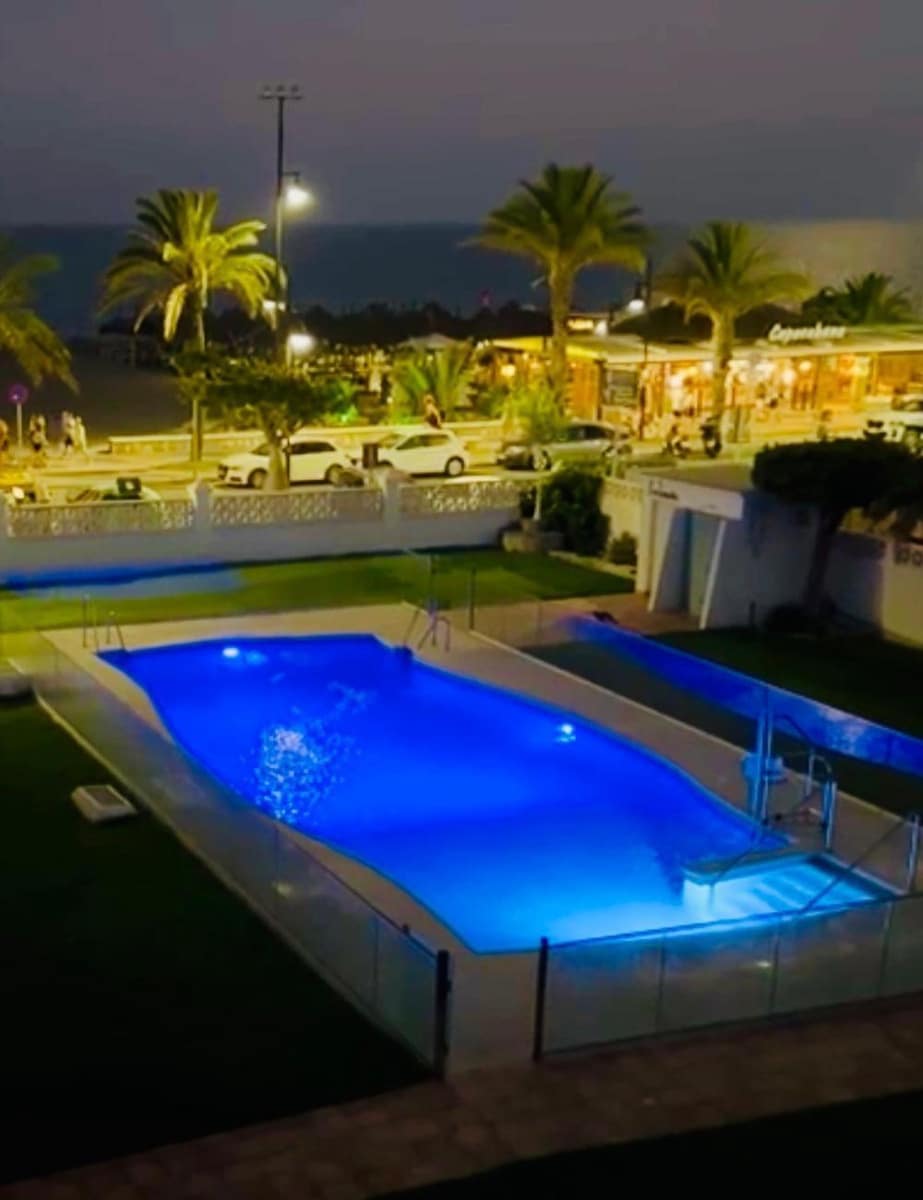 2 bedroom Beach Apartment for sale in Torremolinos with pool - € 396,000 (Ref: 9458546)