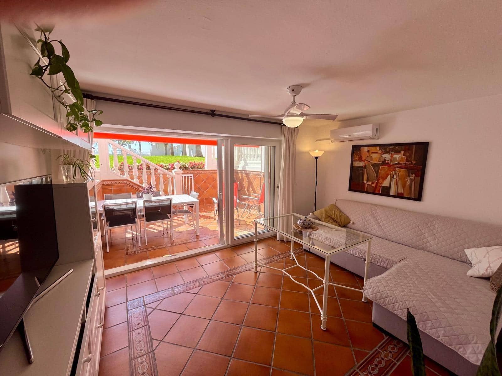 2 bedroom Beach Apartment for sale in Torremolinos with pool - € 396,000 (Ref: 9458546)