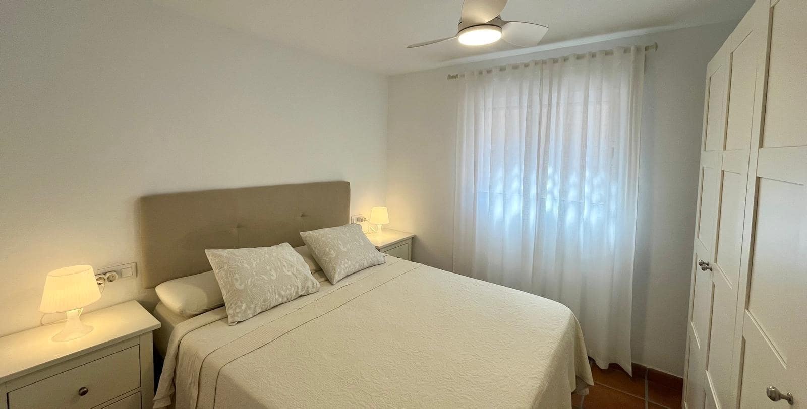 2 bedroom Beach Apartment for sale in Torremolinos with pool - € 396,000 (Ref: 9458546)