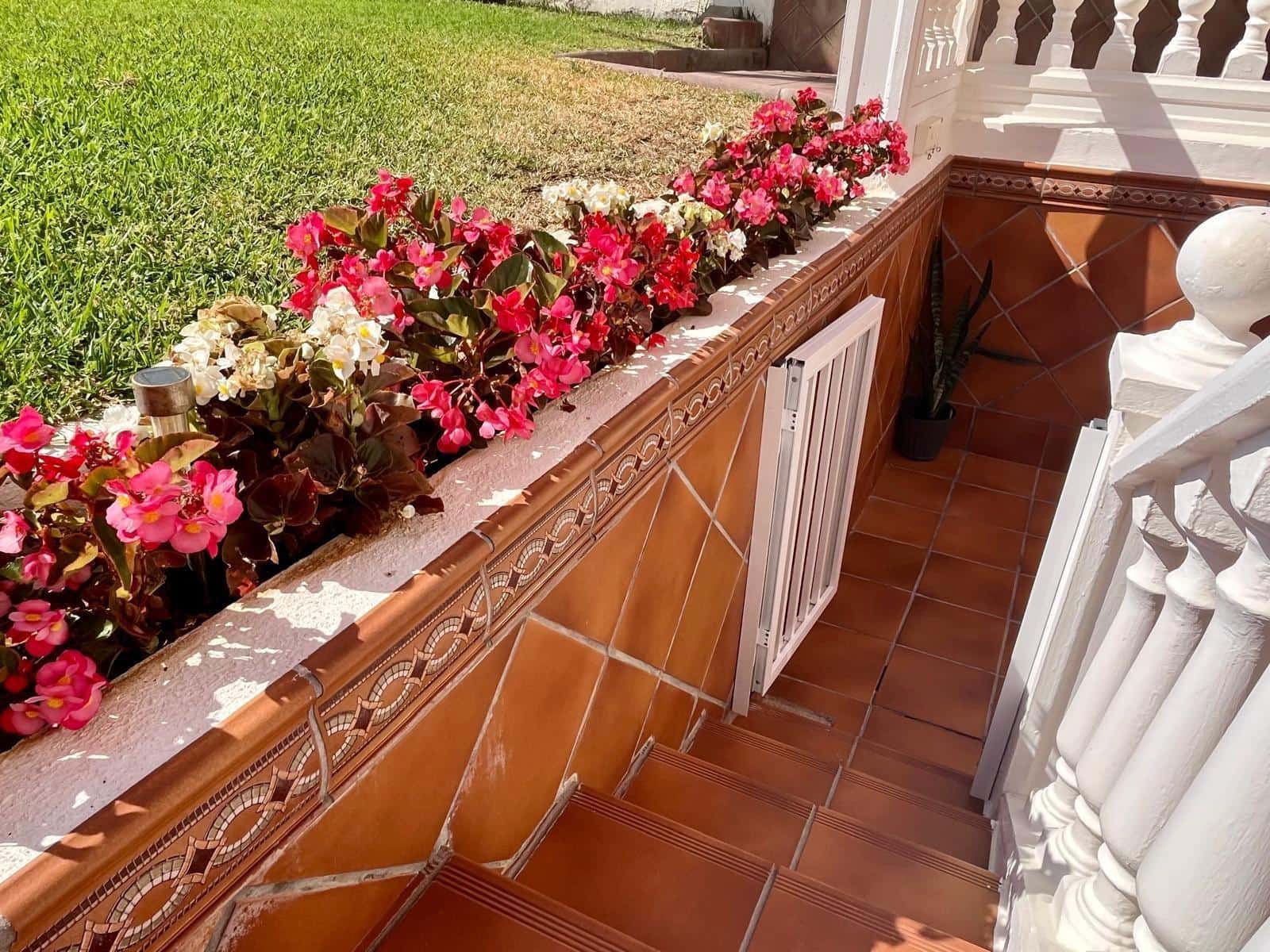 2 bedroom Beach Apartment for sale in Torremolinos with pool - € 396,000 (Ref: 9458546)