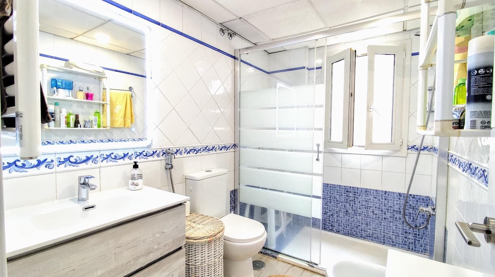 2 bedroom Penthouse for sale in Torremolinos with pool - € 415,000 (Ref: 9458550)