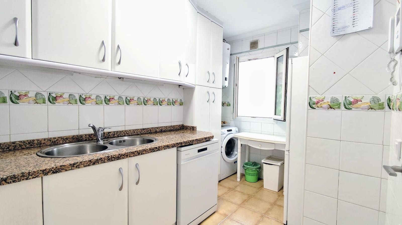 2 bedroom Penthouse for sale in Torremolinos with pool - € 415,000 (Ref: 9458550)