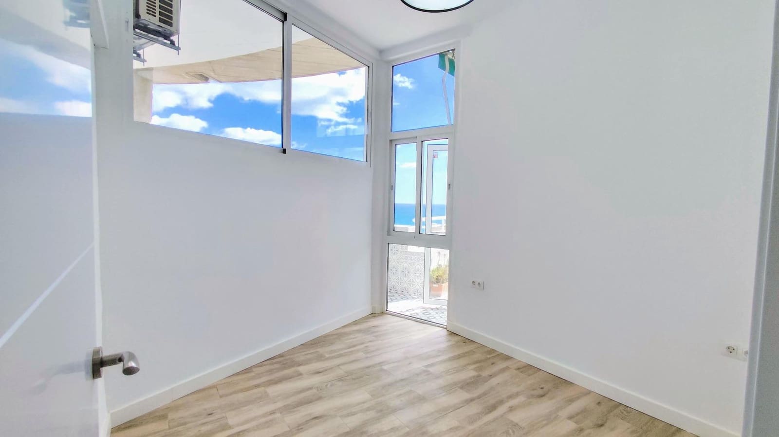 Ático de 2 habitaciones en Torremolinos en venta con piscina - 365.000 € (Ref: 9458551)